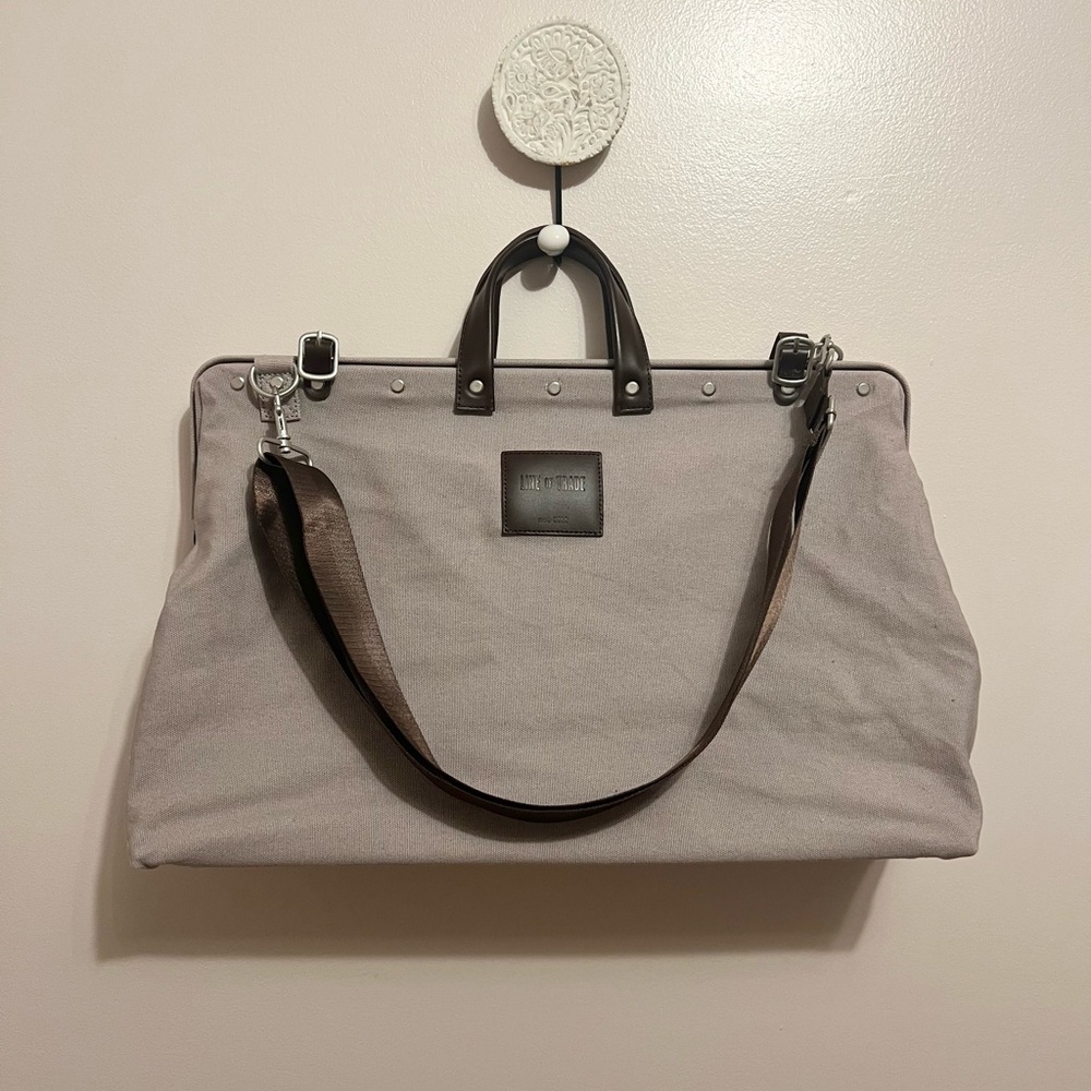 Minimalist Gray and Brown Weekender travel bag - Picture 9 of 13